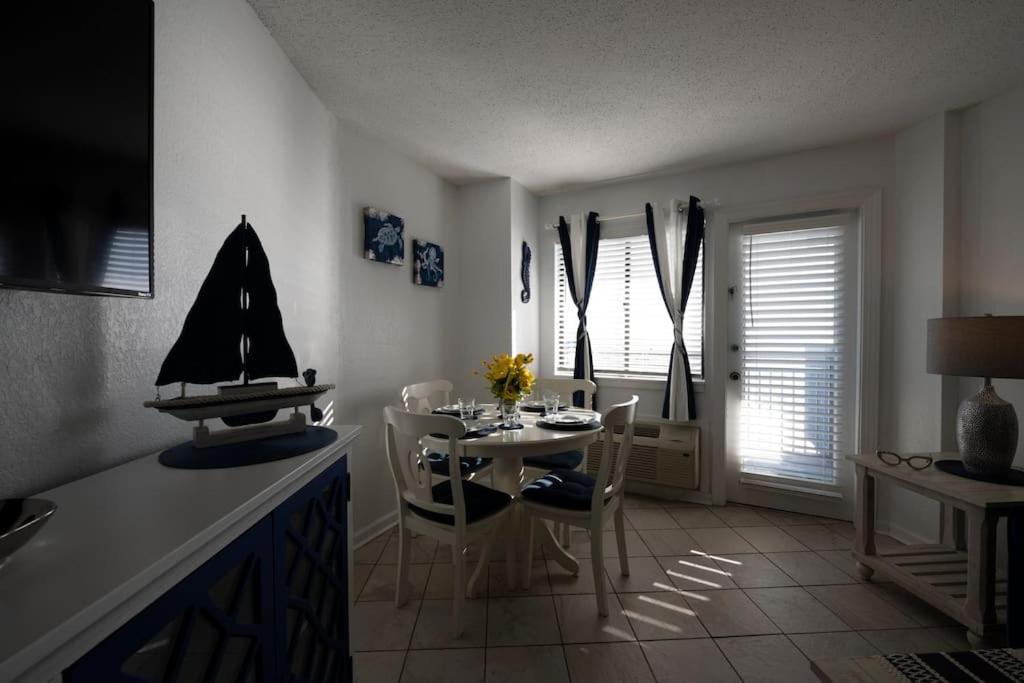 Royal Retreat-Amazing View-King Bed-1 Bedroom-Full Kitchen-Free Parking-Self Check-In Myrtle Beach Exterior photo